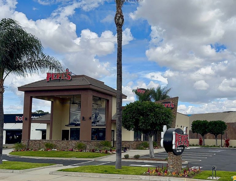 Pepe's La Palma storefront